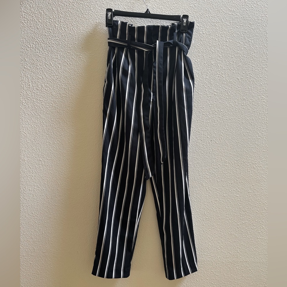 ✨H&M Hugh-Waisted, Wide Legged Pants✨ new